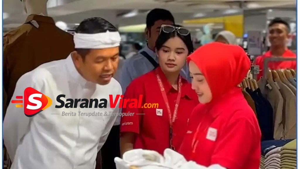 Dedi Mulyadi membeli baju Lebaran di Matahari