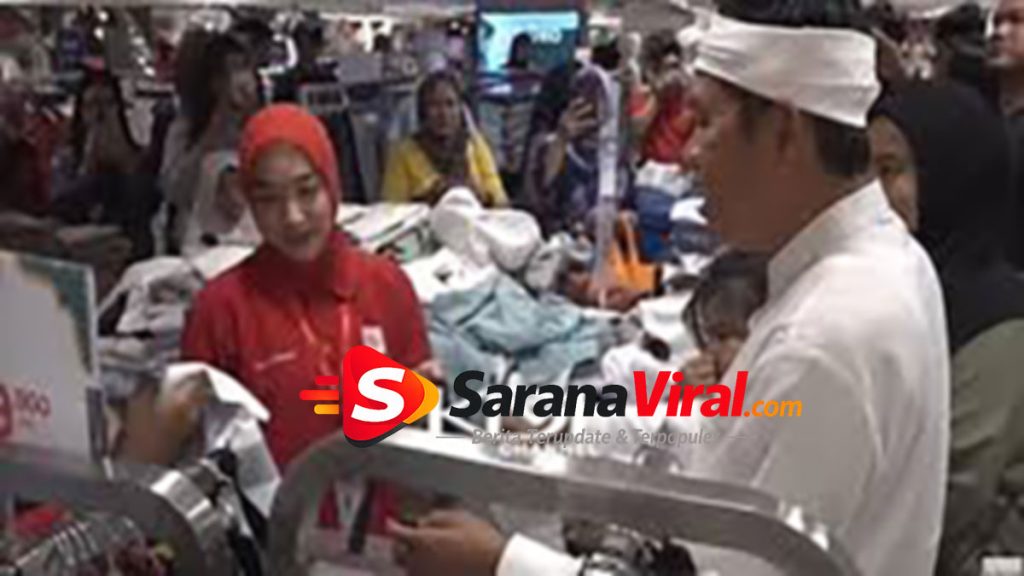 Dedi Mulyadi datang ke Matahari Bandung Indah Plaza