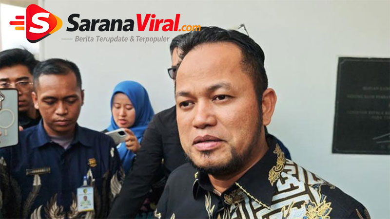 Aliansi masyarakat melakukan aksi demo di depan kantor gubernur