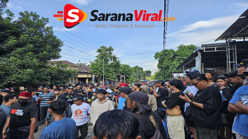 Massa aksi menuntut penahanan tersangka ponpes Pati